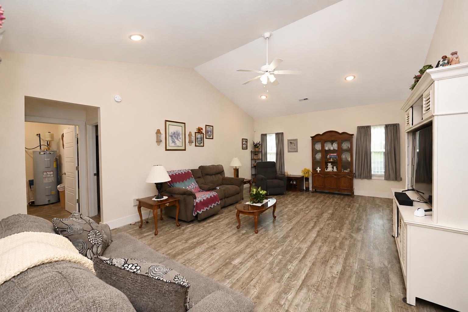 10651 S Highway 905 Property Photo 6