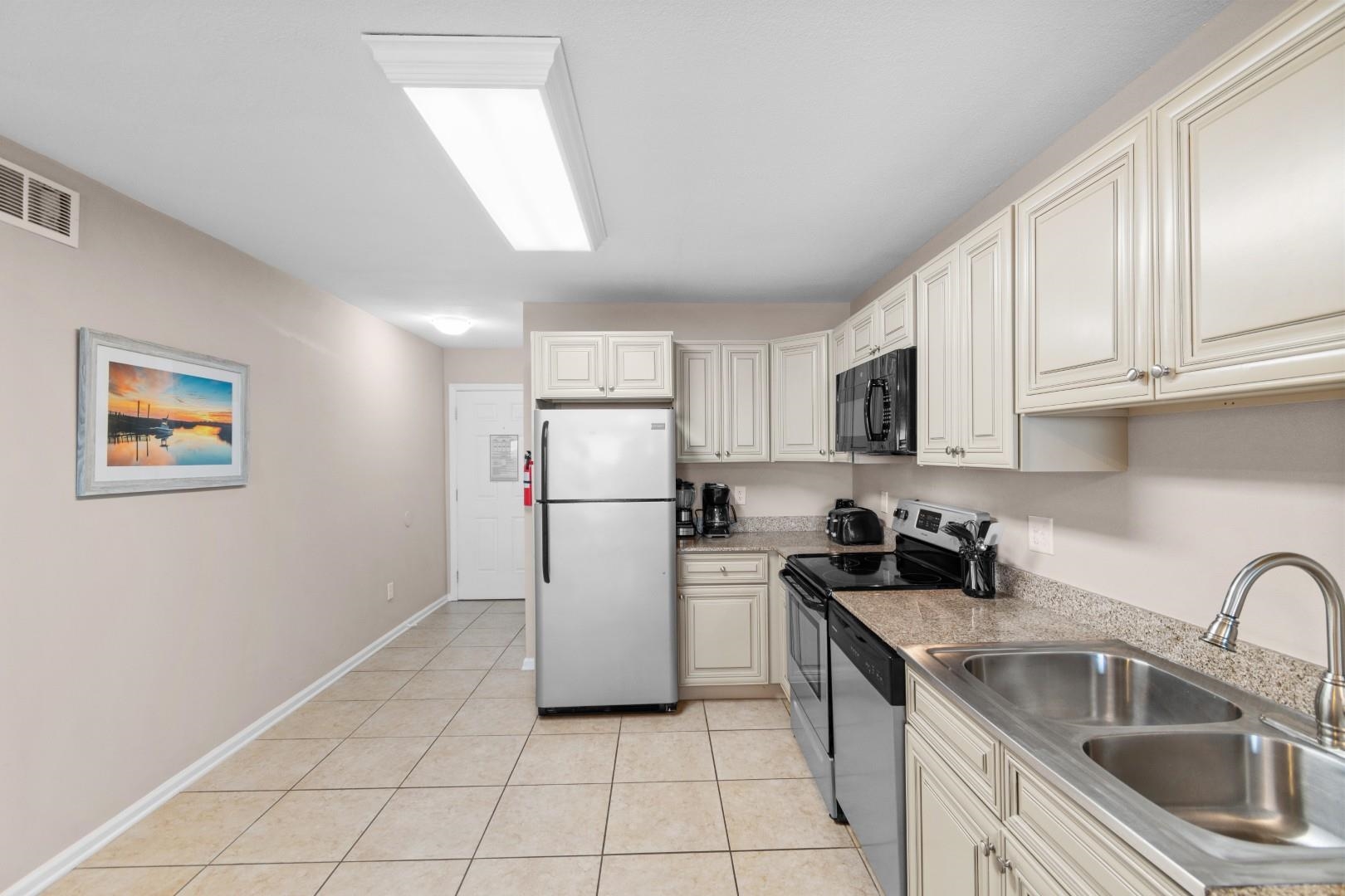 1011 S Ocean Blvd. Property Photo 4