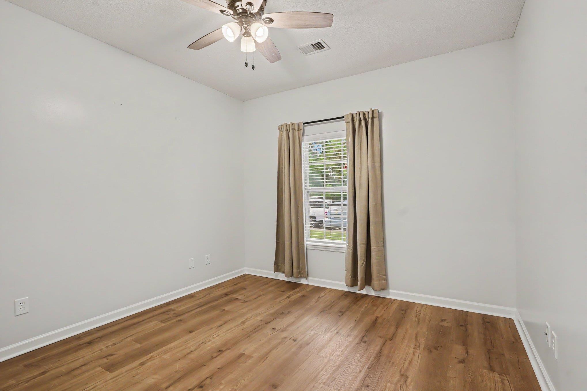 3919 Gladiola Ct. Property Photo 10