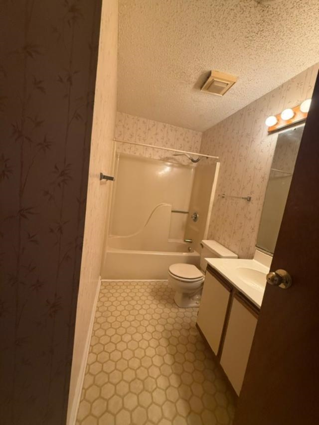 1930 Bentgrass Dr. Property Photo 9