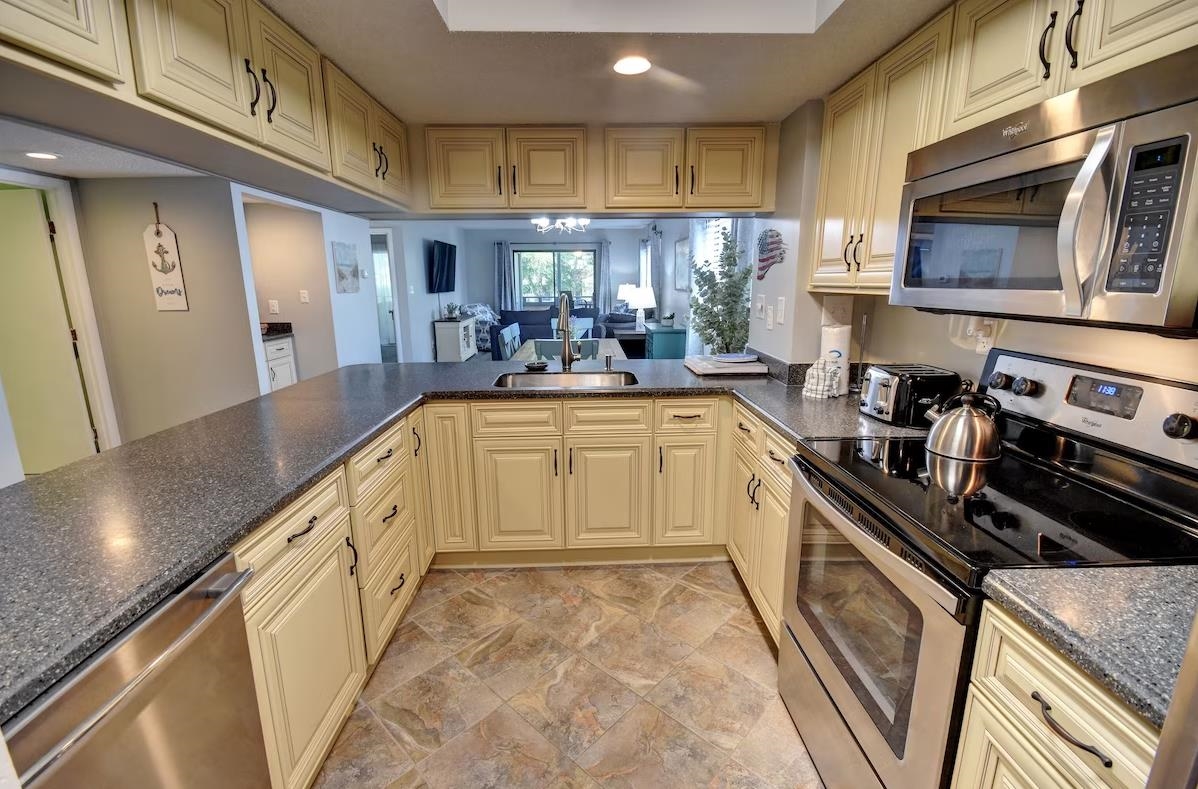 250 Maison Dr. Property Photo 2