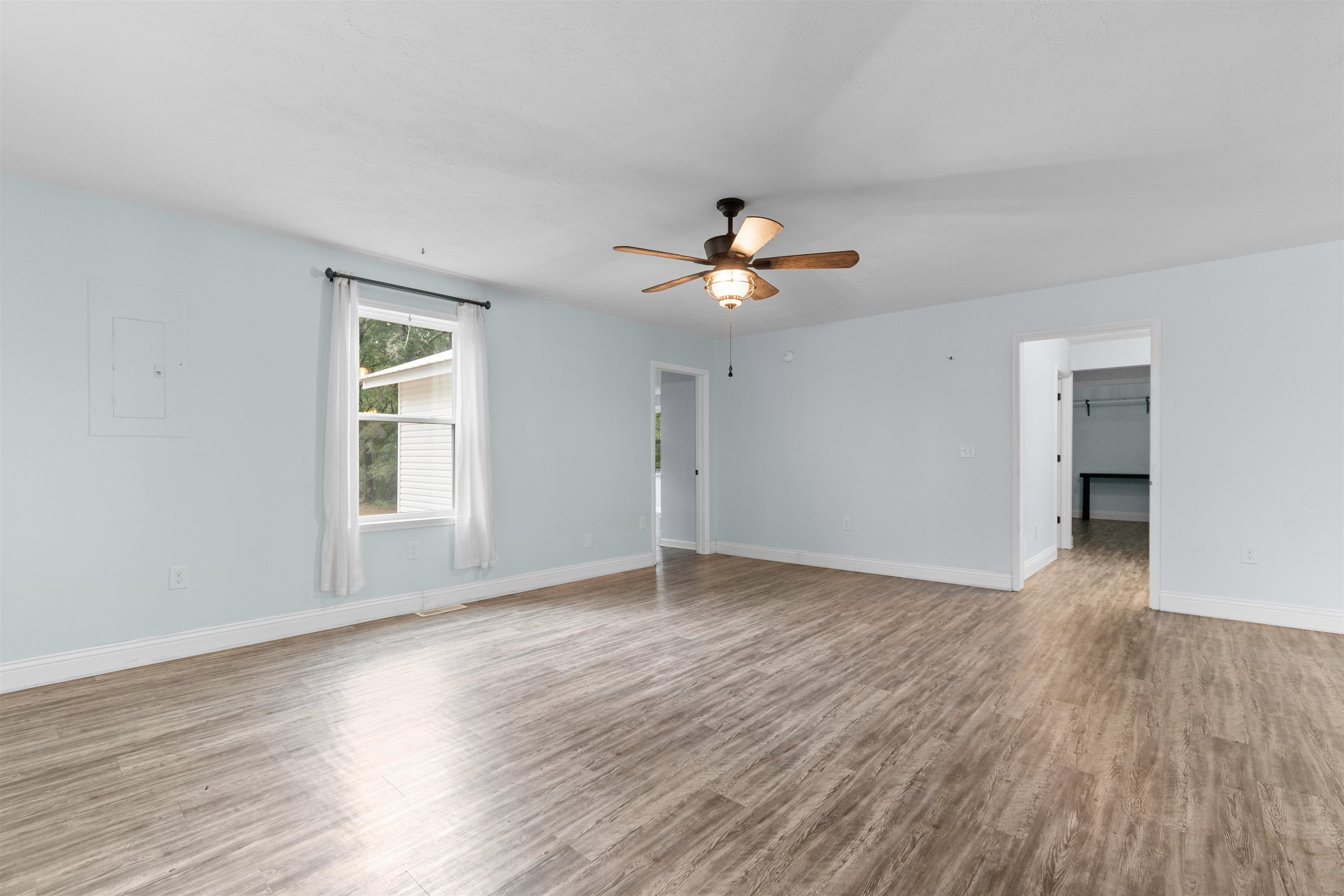 9211 Little Hill Dr. Property Photo 10
