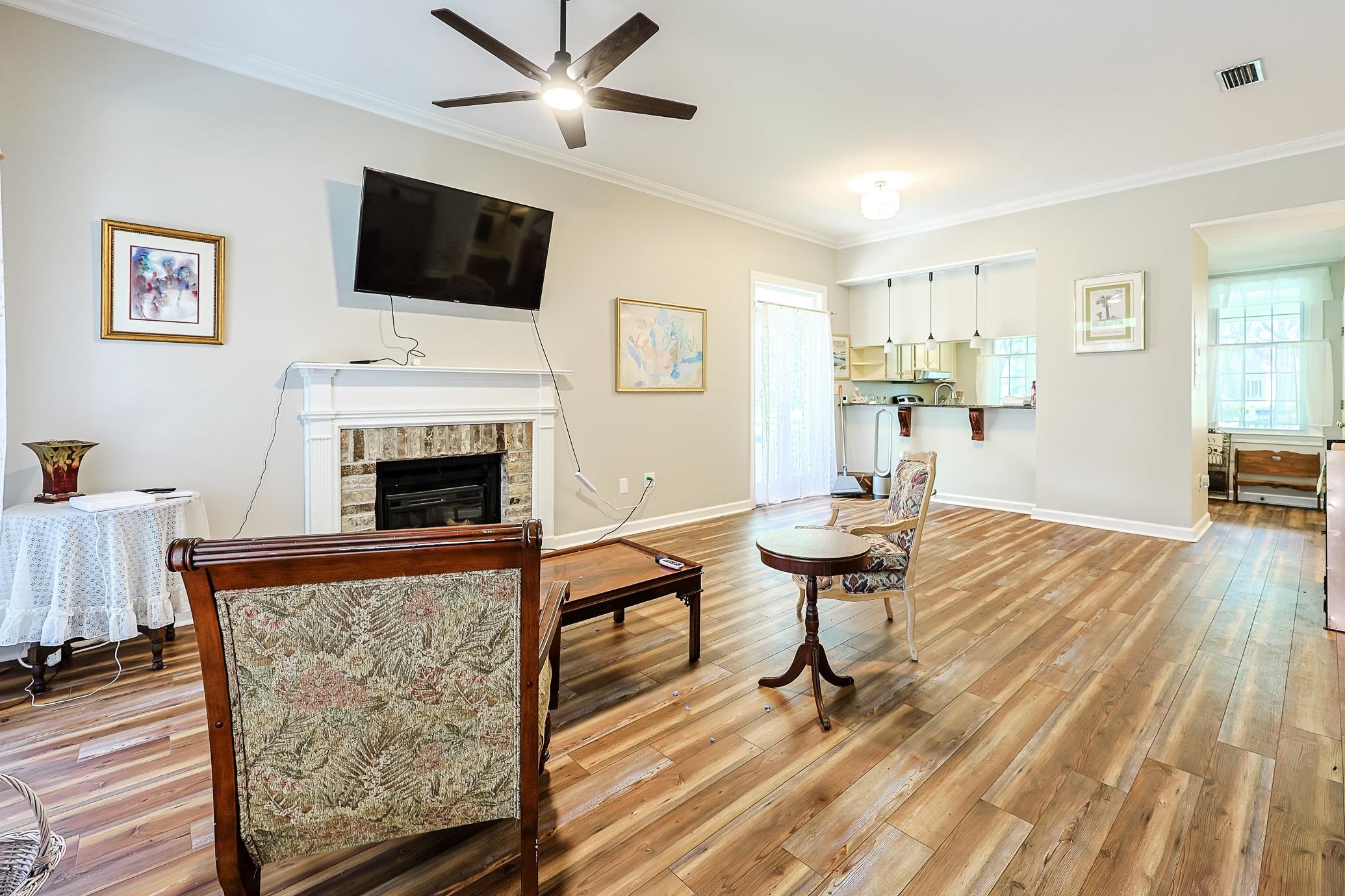 3034 Oak Grove Bend Property Photo 5