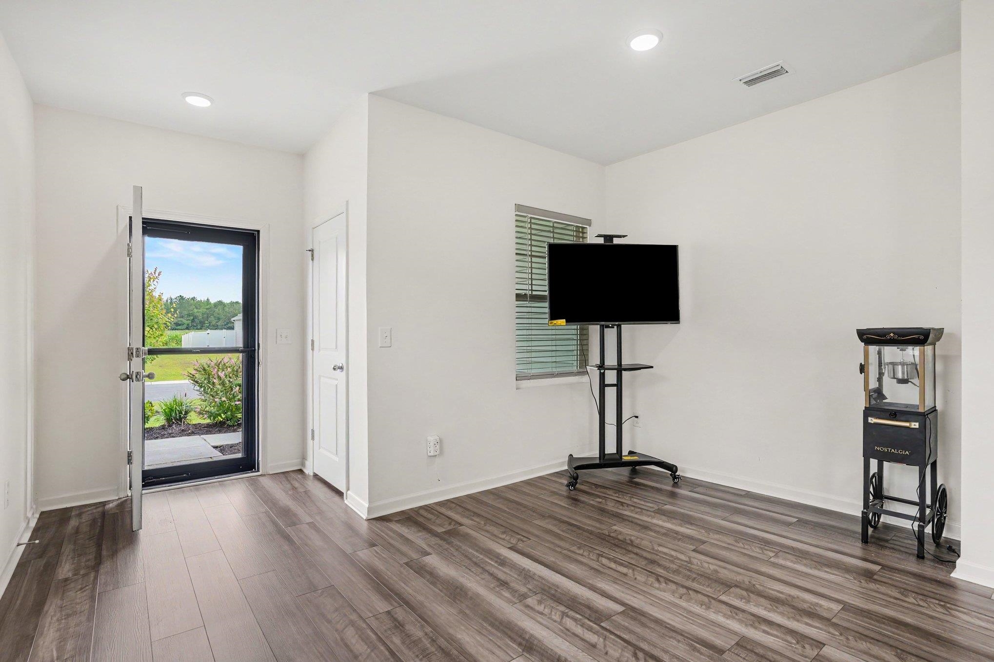 161 Linares St. Property Photo 4