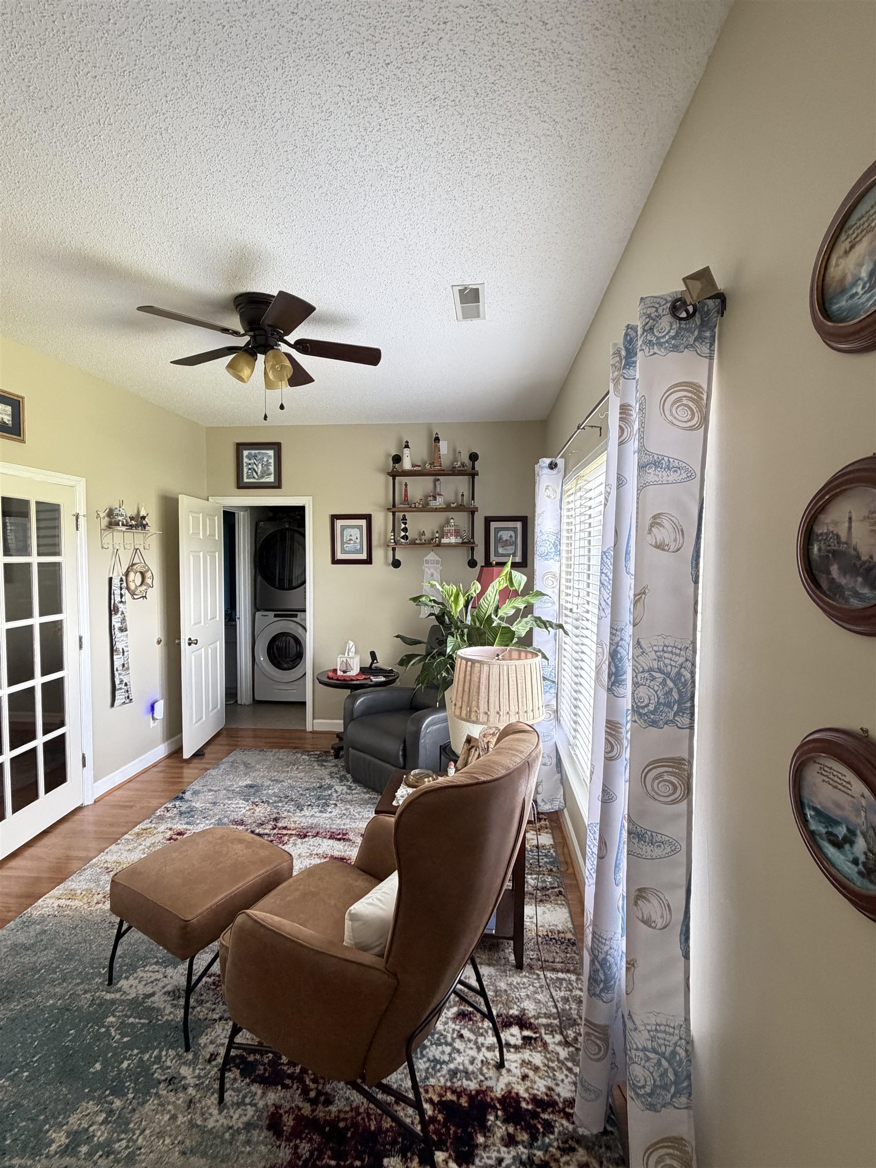 300 Willow Green Dr. Property Photo 17