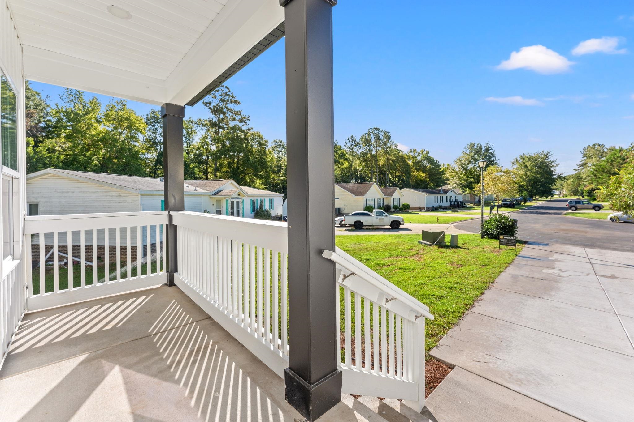 1725 Bridgewater Dr. Property Photo 2