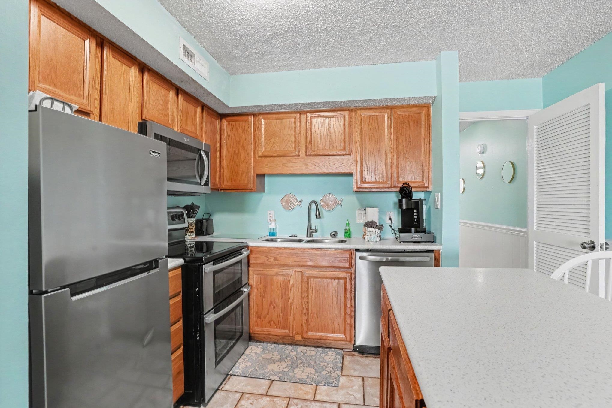 340 N Waccamaw Dr. Property Photo 4