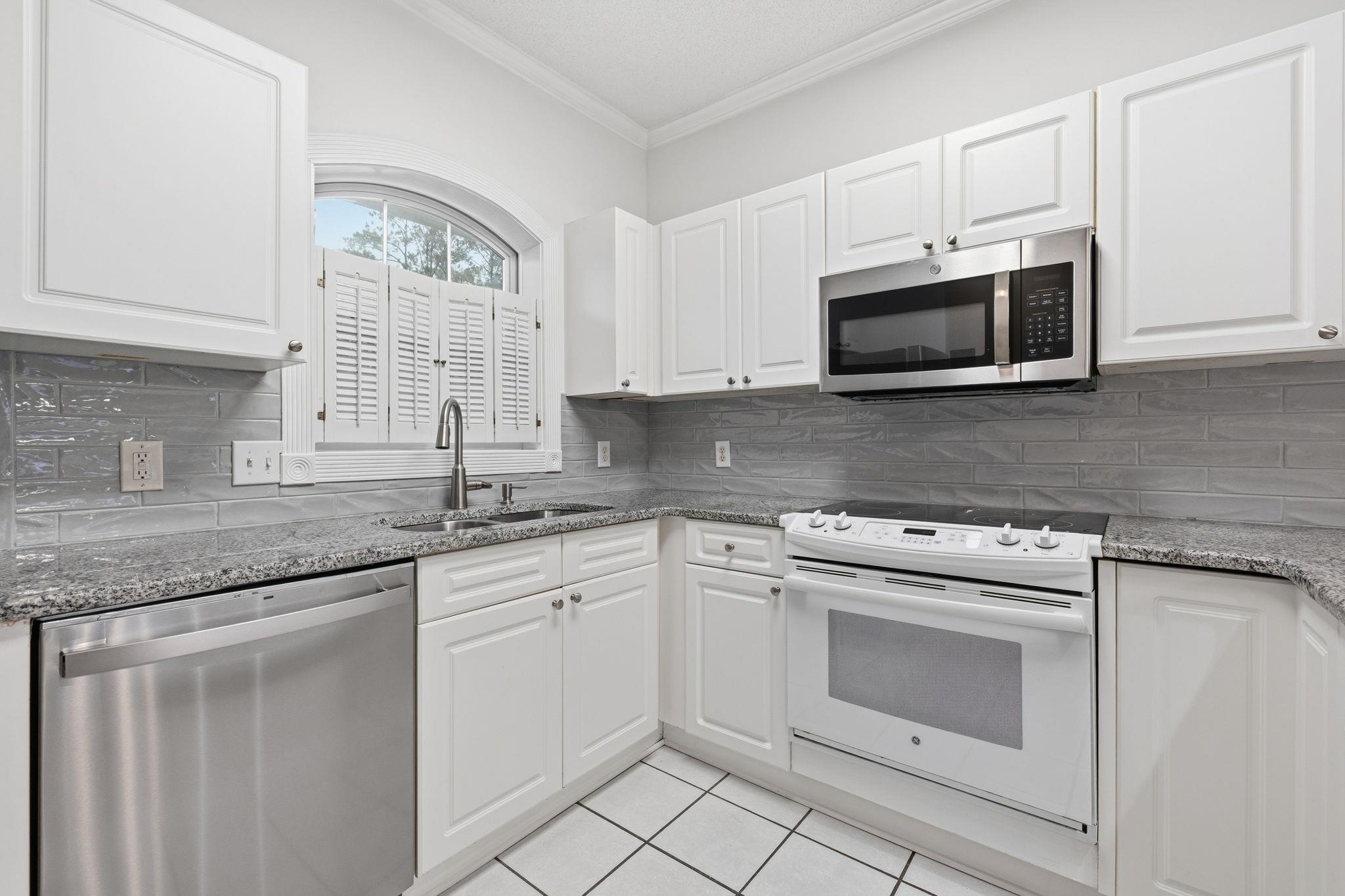 4155 Hibiscus Dr. Property Photo 11