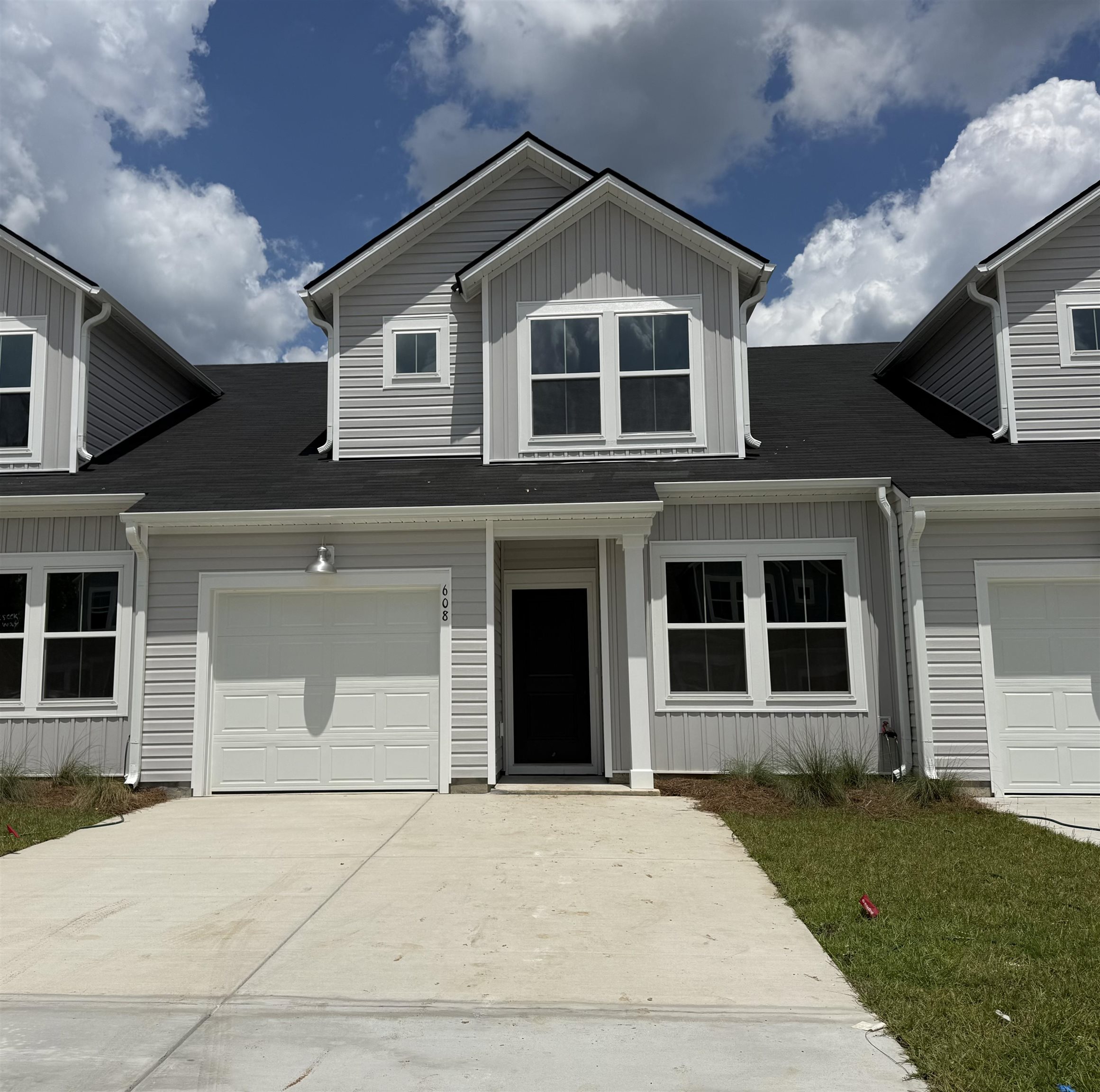 633 Heron Creek Way Property Photo 1