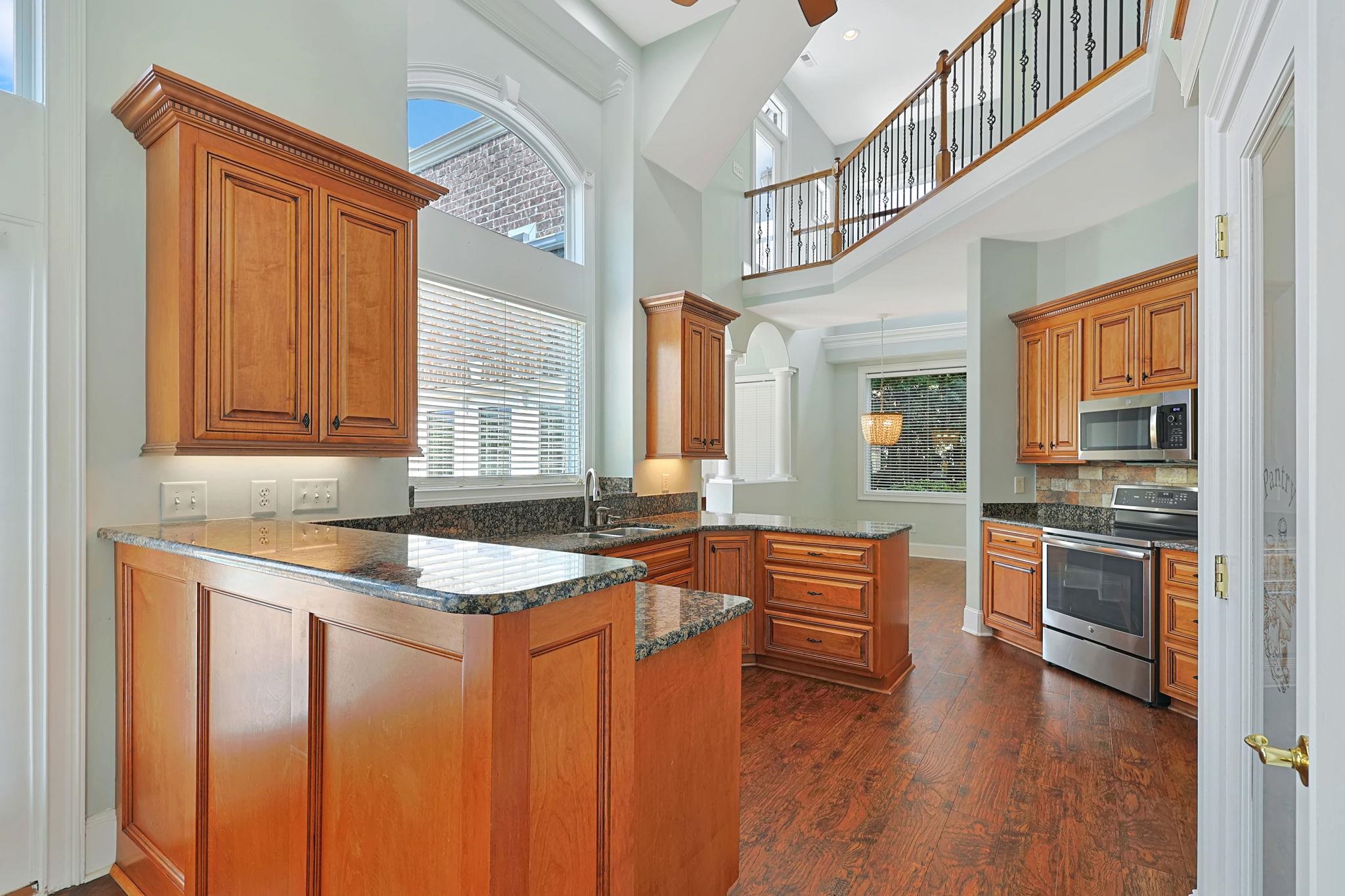 600 Falling Water Ct. Property Photo 9