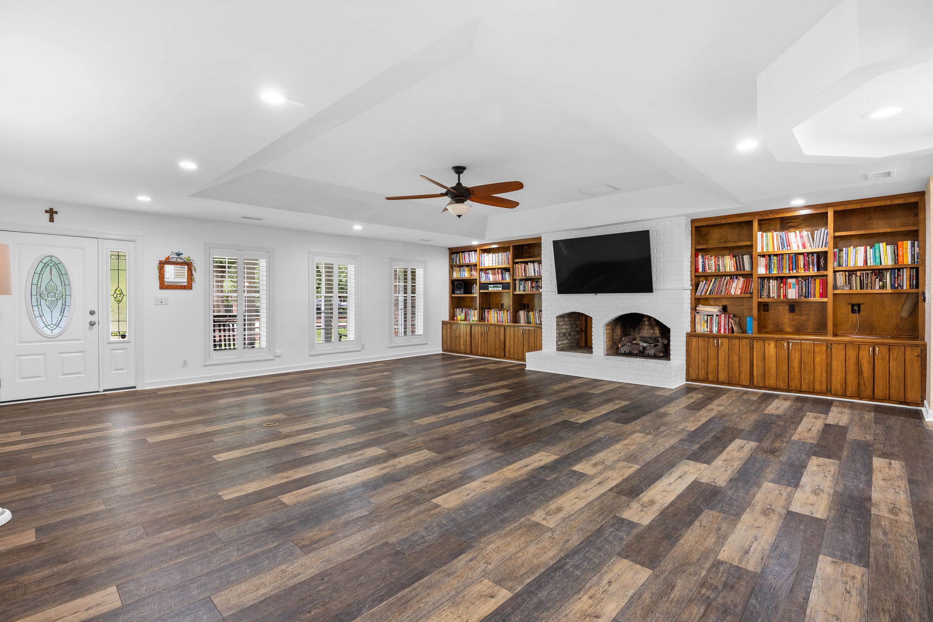3379 Collins Creek Dr. Property Photo 5