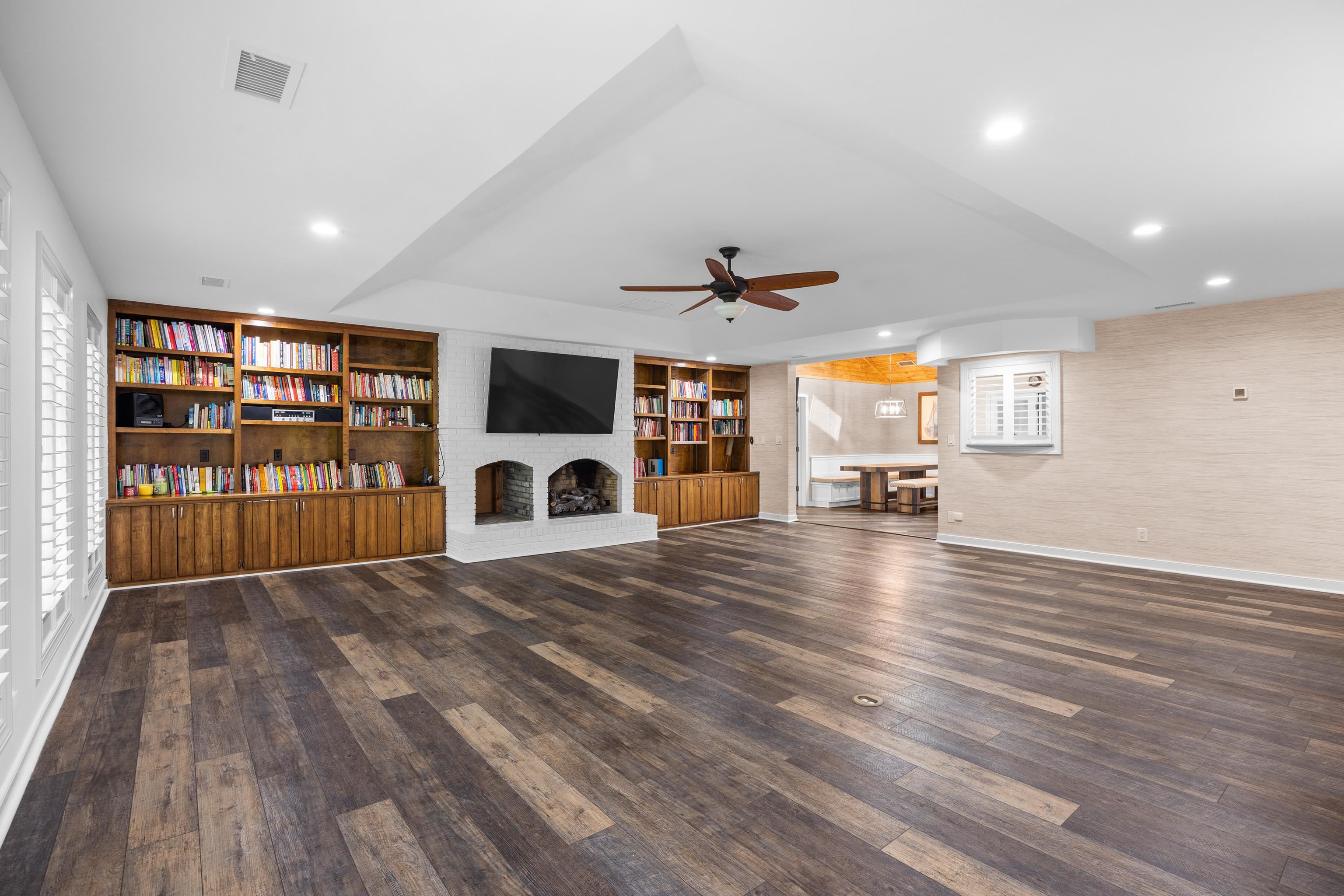 3379 Collins Creek Dr. Property Photo 6