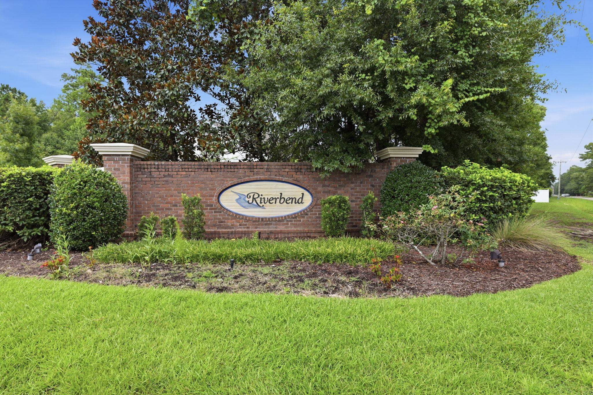 621 Riverward Dr. Property Photo 3