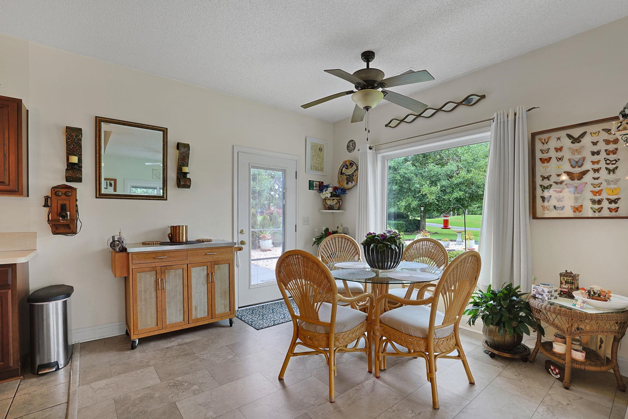 447 Foxtail Dr. Property Photo 6