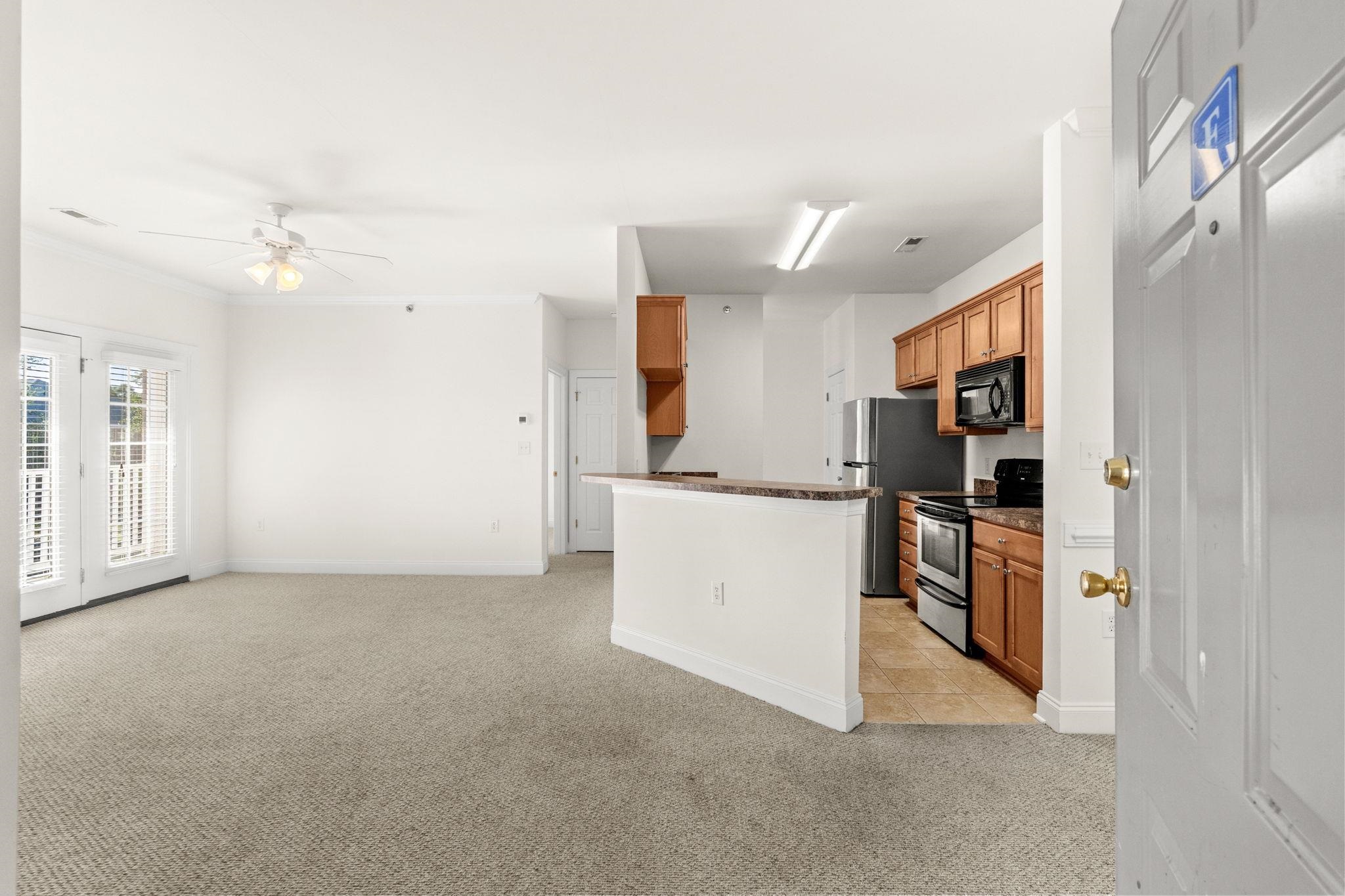 2025 Silvercrest Dr. Property Photo 7