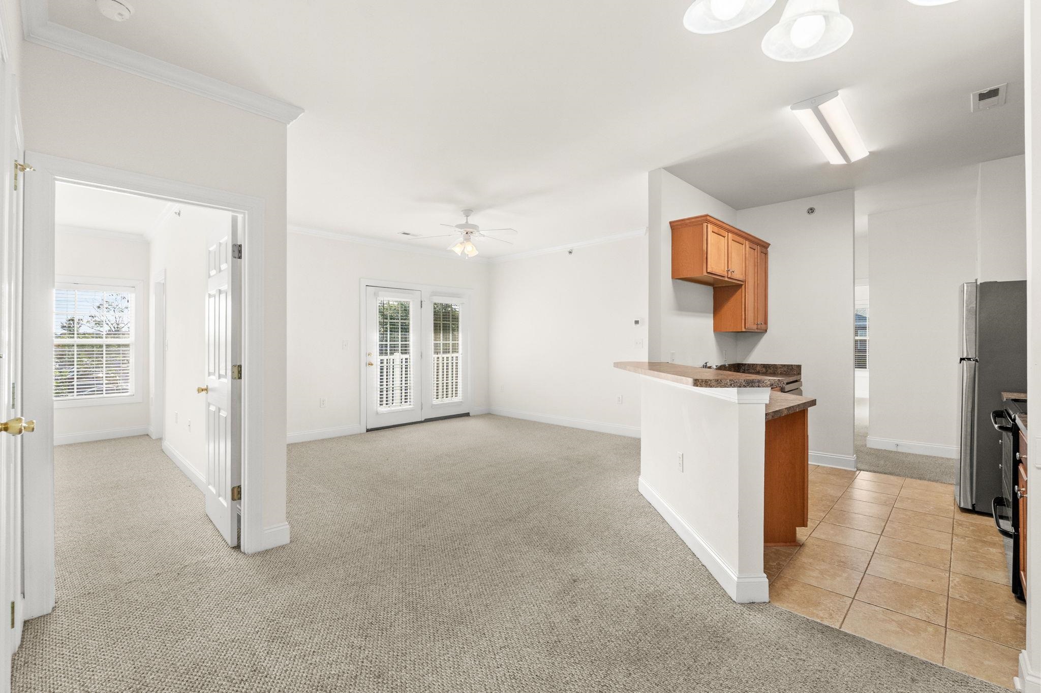 2025 Silvercrest Dr. Property Photo 8