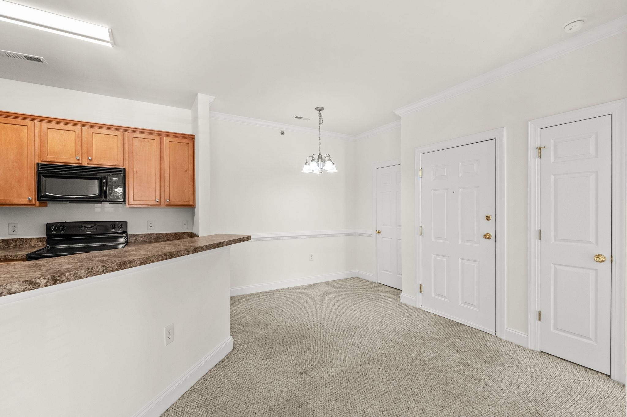 2025 Silvercrest Dr. Property Photo 13