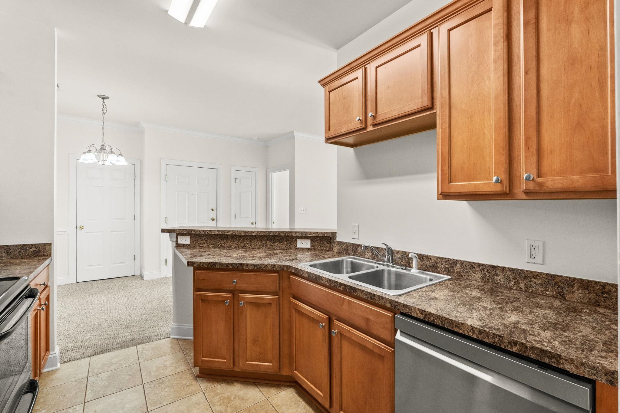 2025 Silvercrest Dr. Property Photo 22