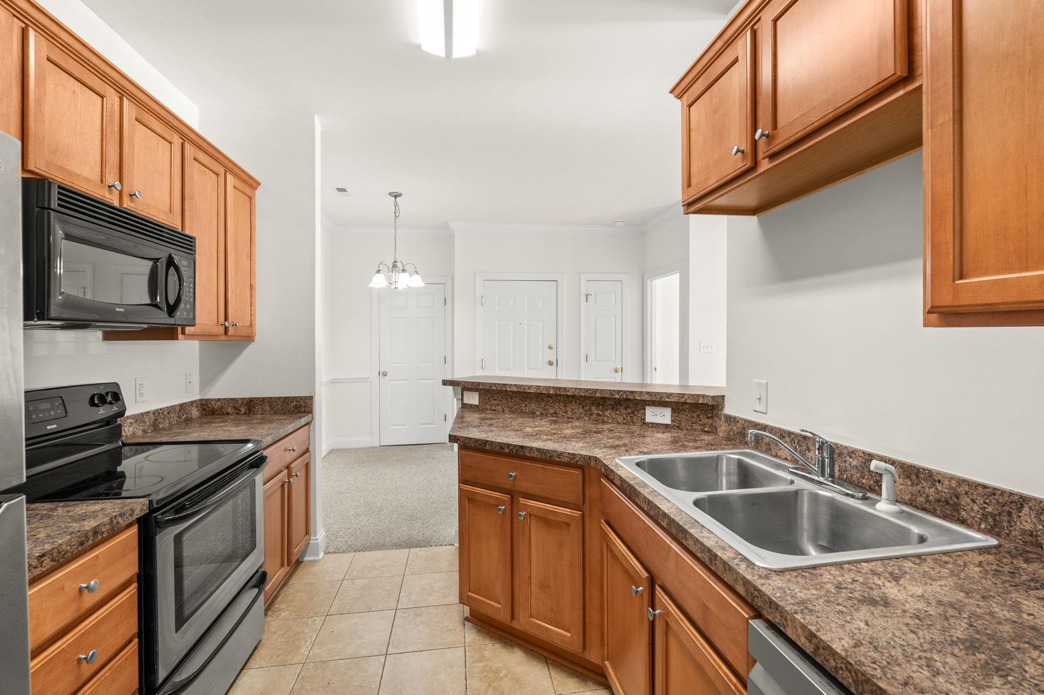 2025 Silvercrest Dr. Property Photo 24