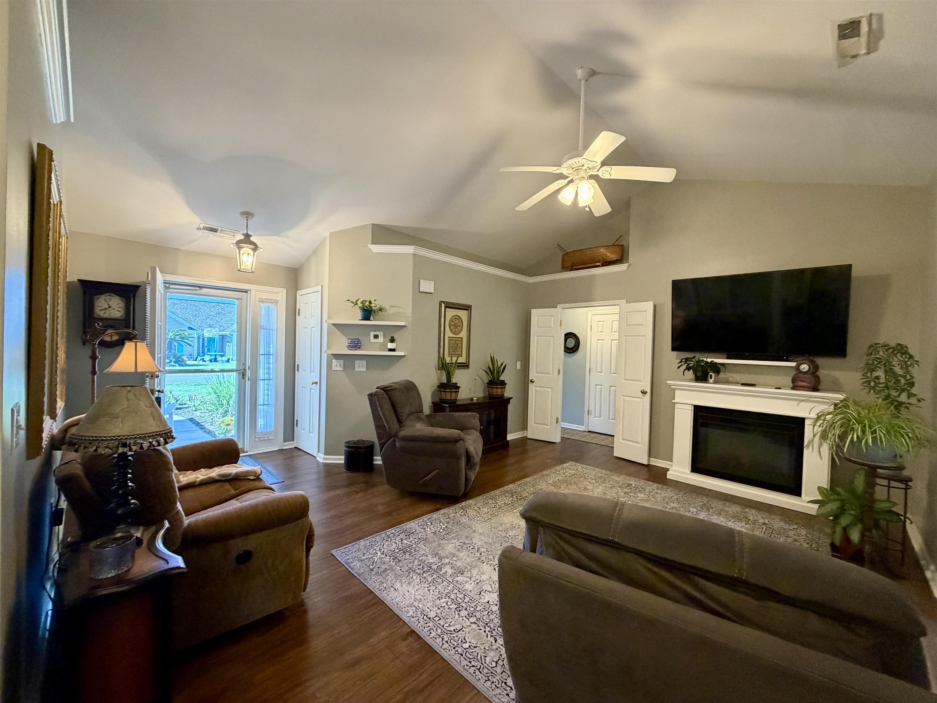 207 Melody Gardens Dr. Property Photo 5