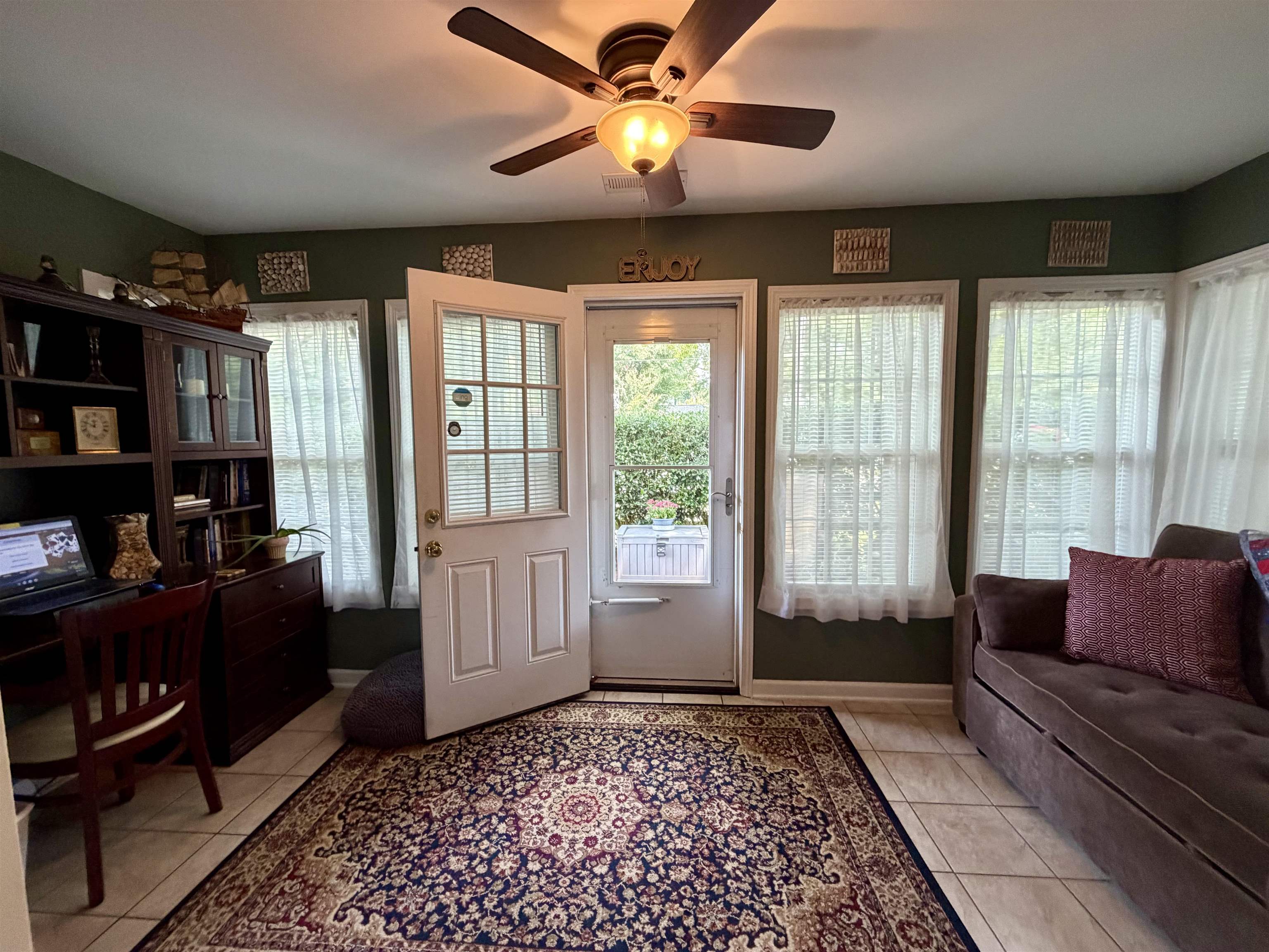 207 Melody Gardens Dr. Property Photo 11