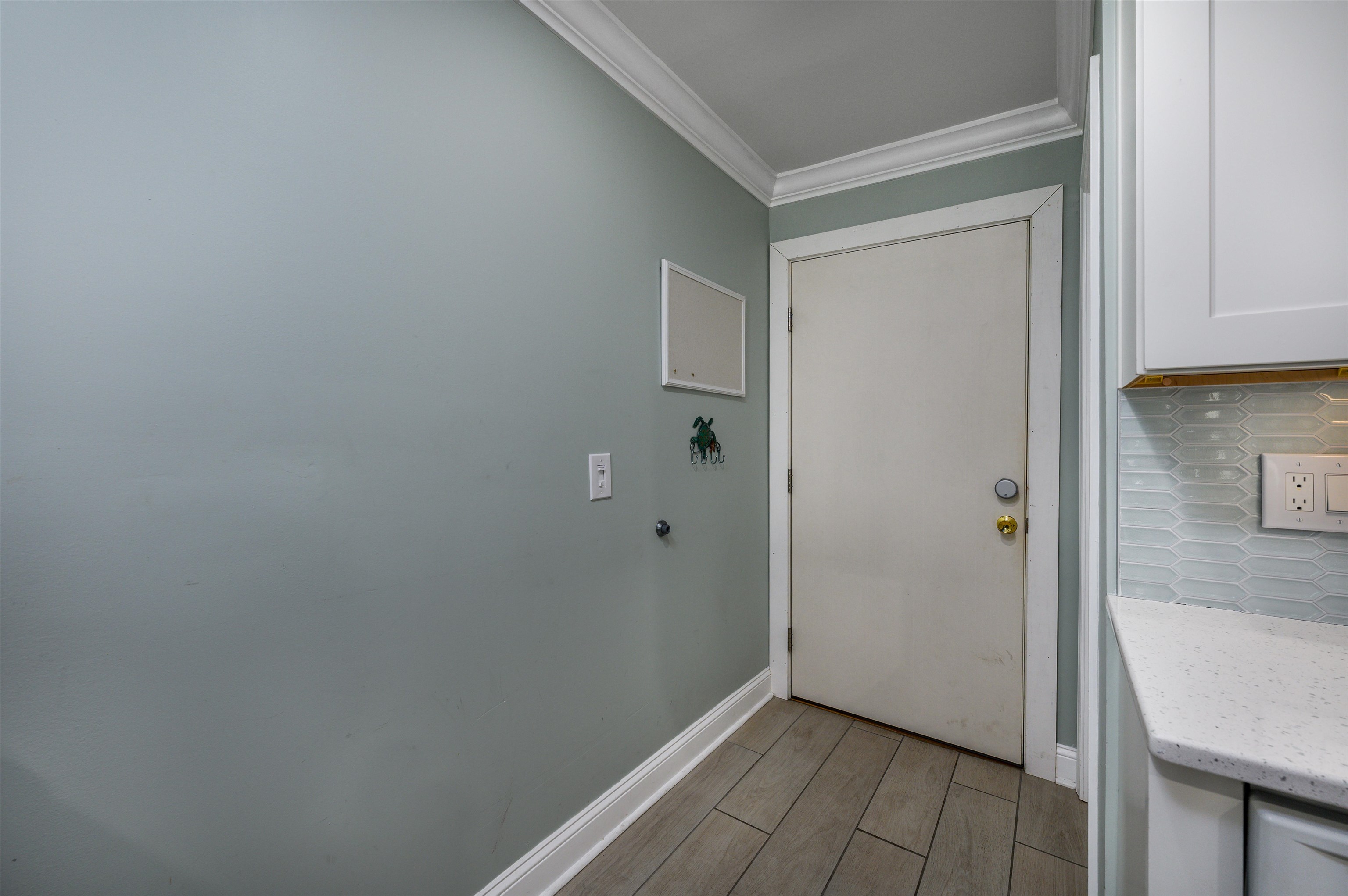 9540 Shore Dr. Property Photo 6
