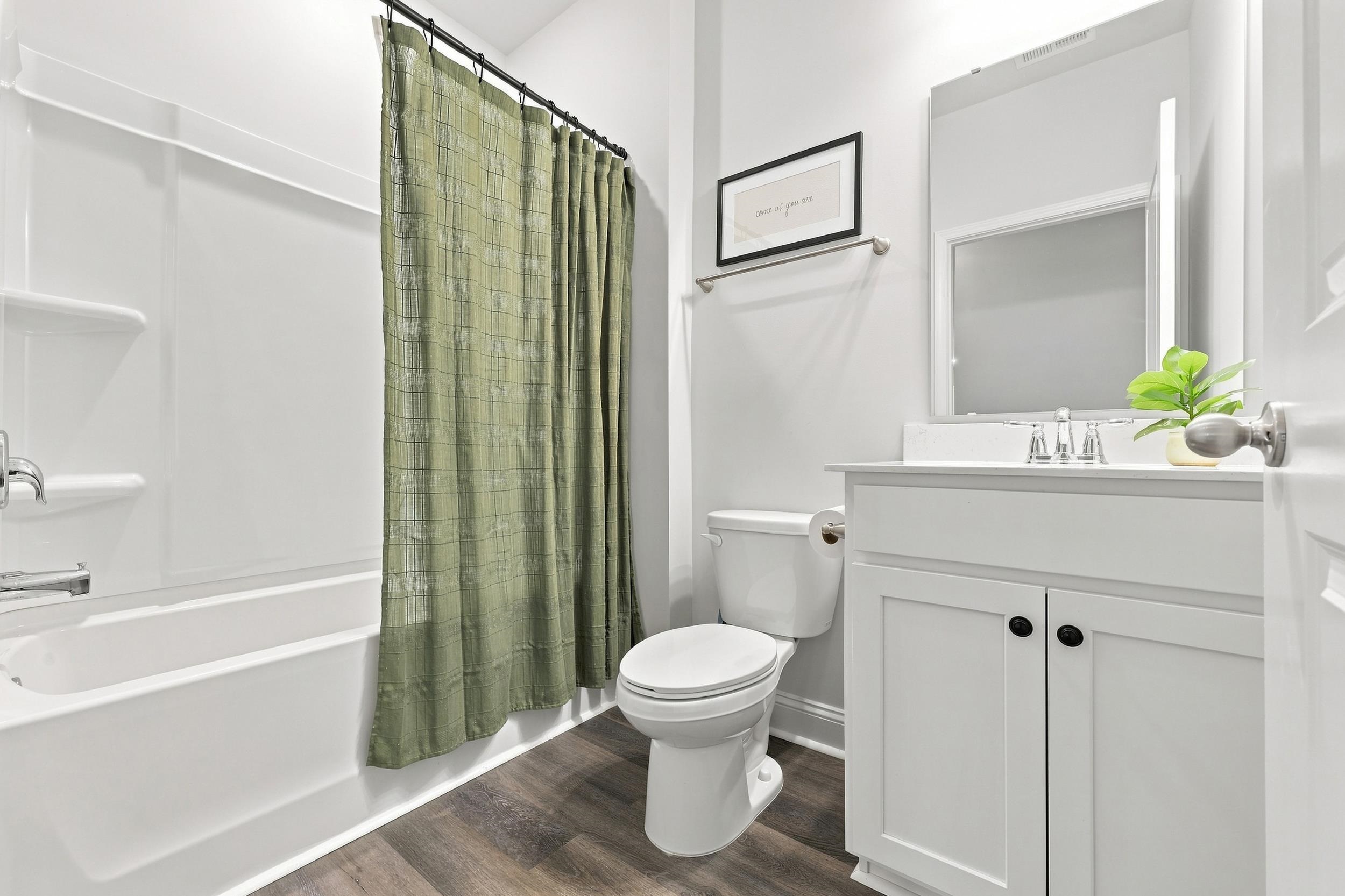 867 Ireland Dr. Property Photo 13