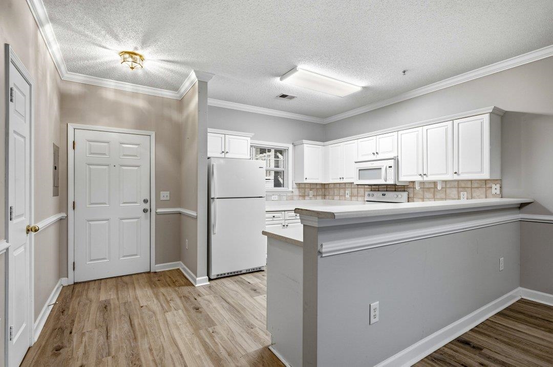 302 Kiskadee Loop Property Photo 2
