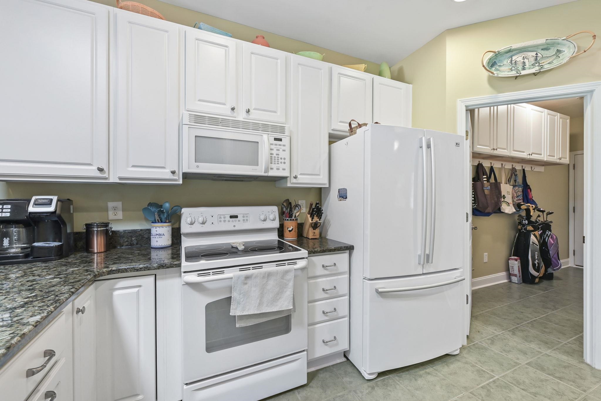 606 Botany Loop Property Photo 16