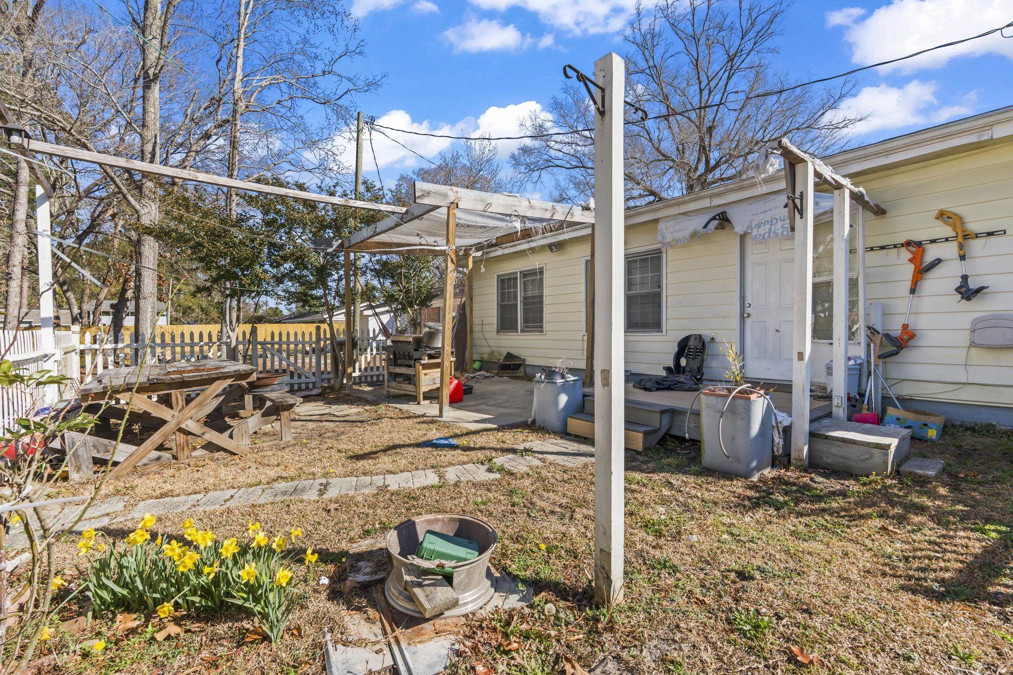 5567 Rosewood Dr. Property Photo 18