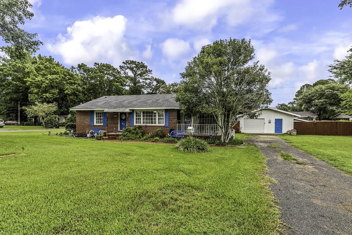2048 Seitter St.