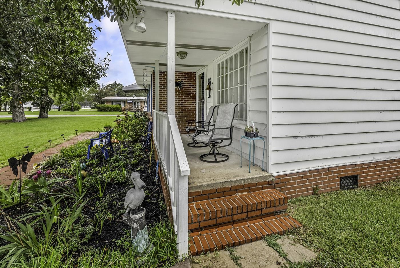 2048 Seitter St. Property Photo 16