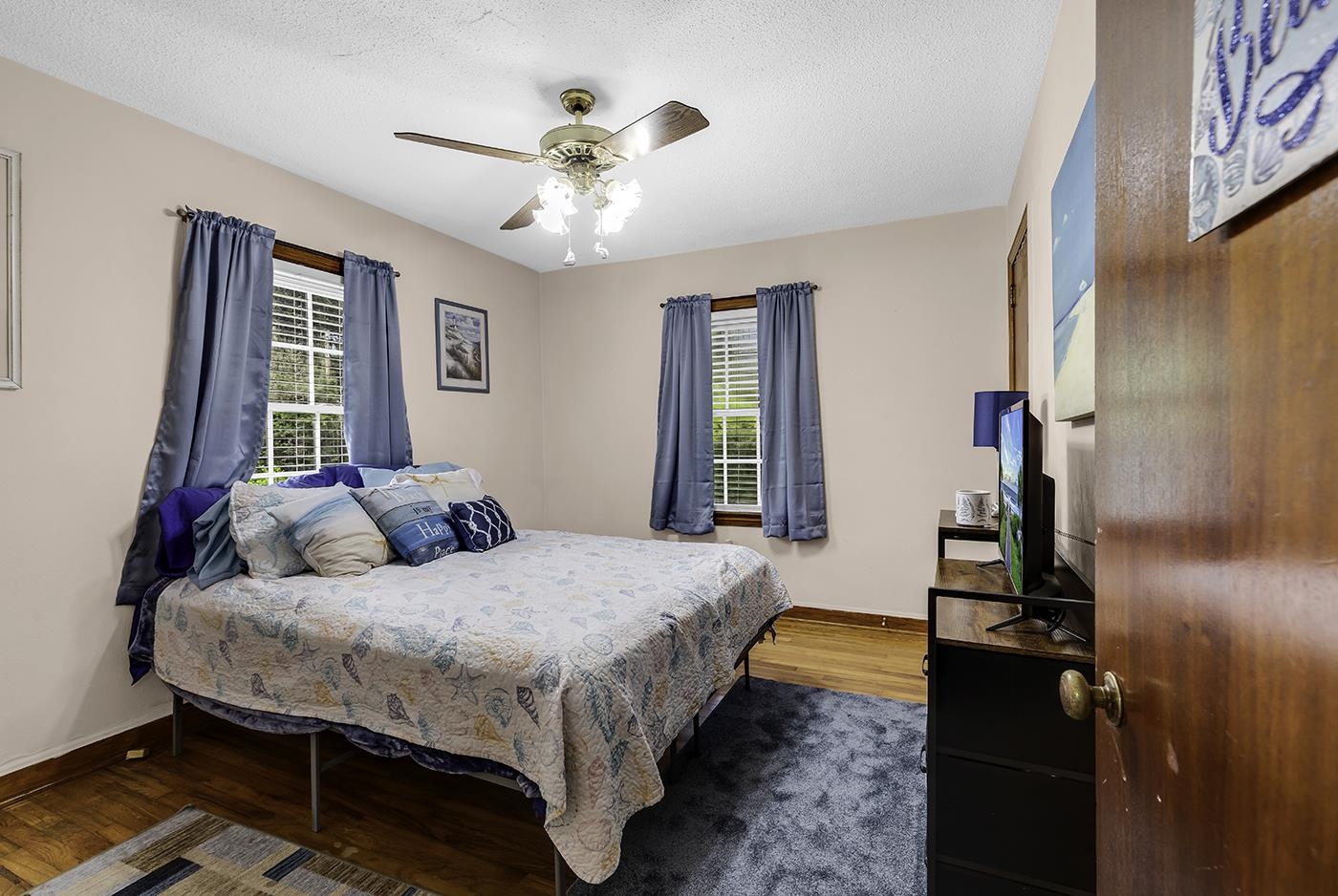 2048 Seitter St. Property Photo 19