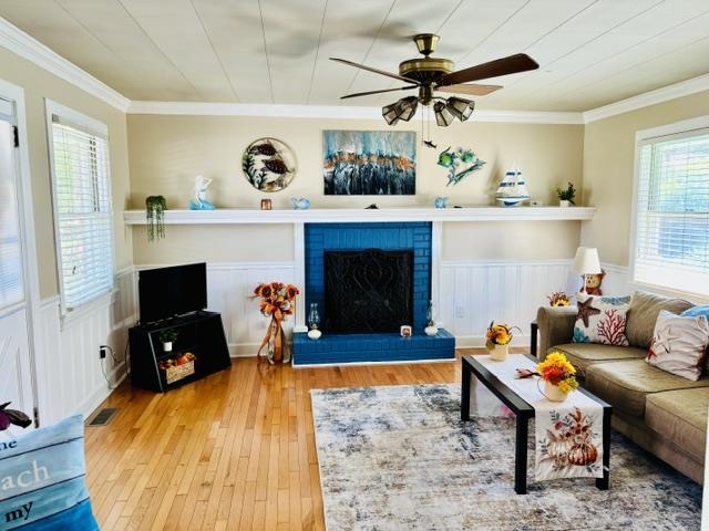 2048 Seitter St. Property Photo 27