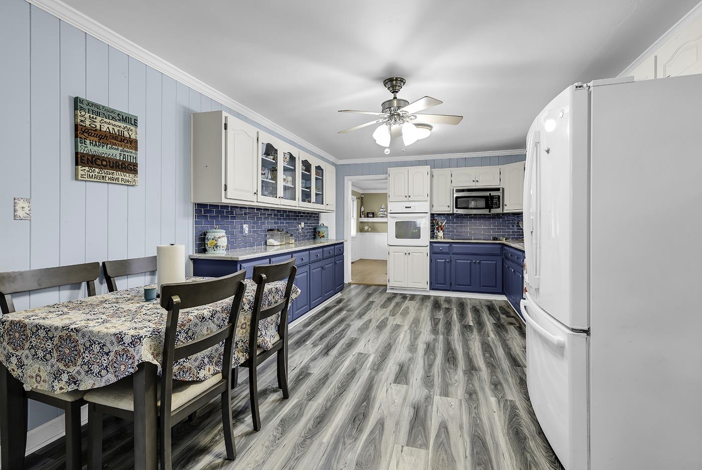 2048 Seitter St. Property Photo 31