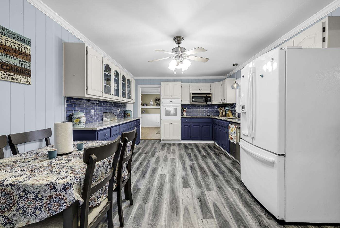 2048 Seitter St. Property Photo 32