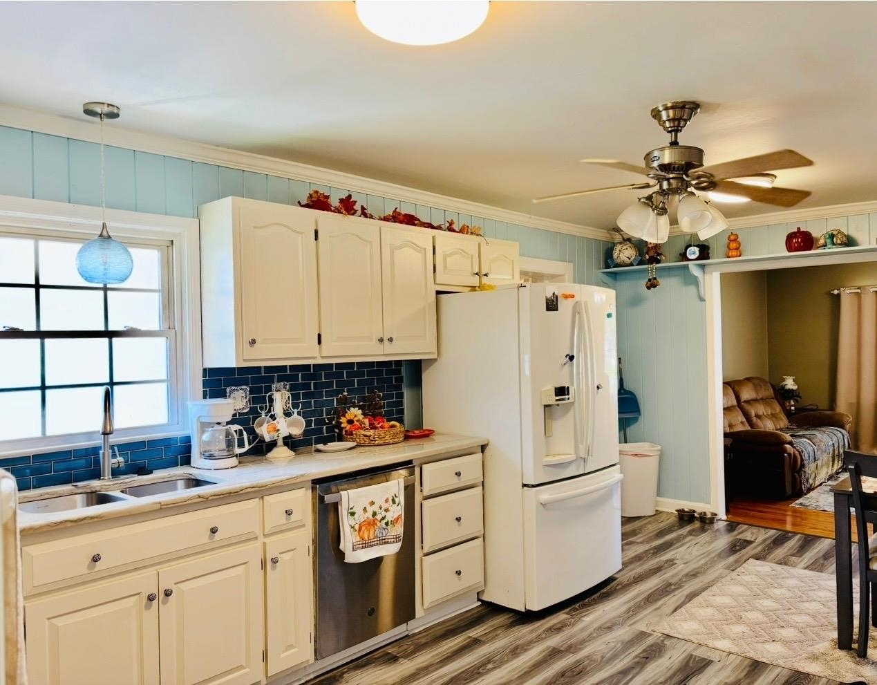 2048 Seitter St. Property Photo 34