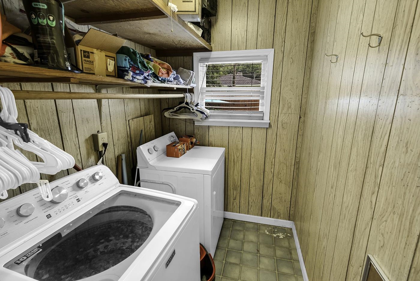 2048 Seitter St. Property Photo 36