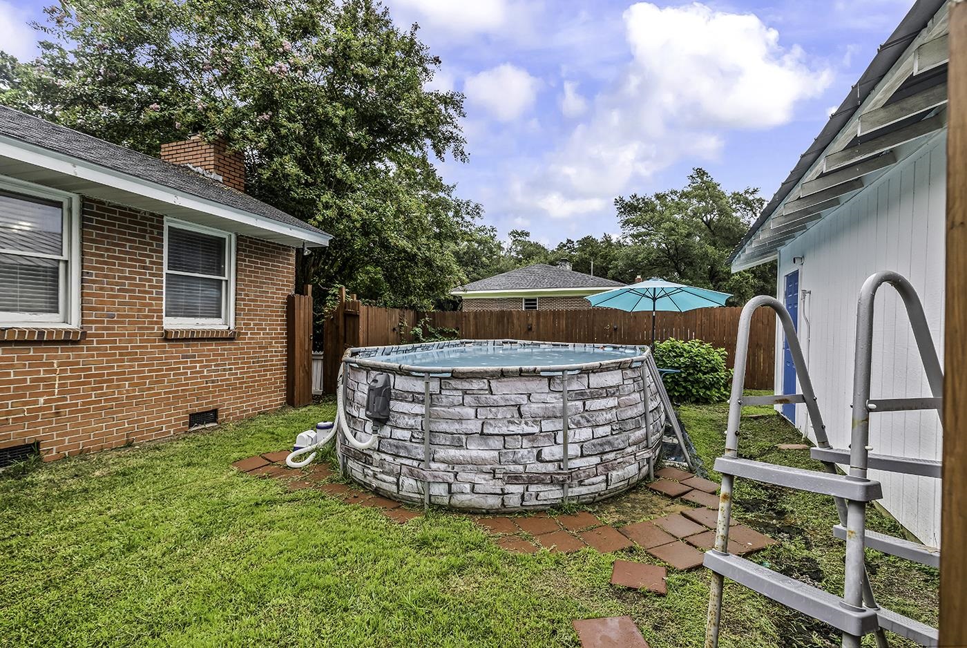 2048 Seitter St. Property Photo 37