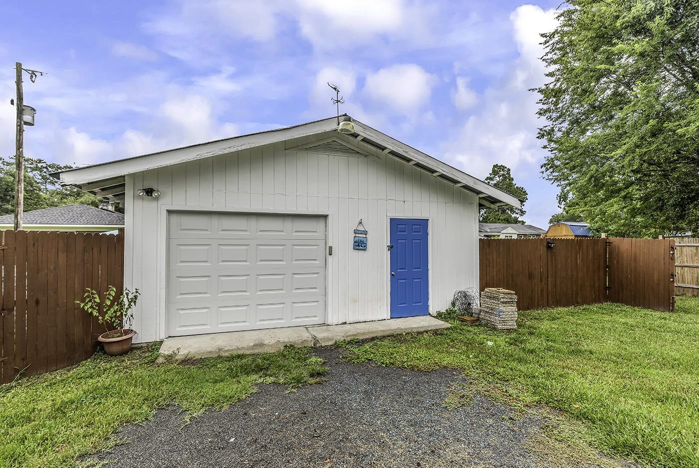 2048 Seitter St. Property Photo 41