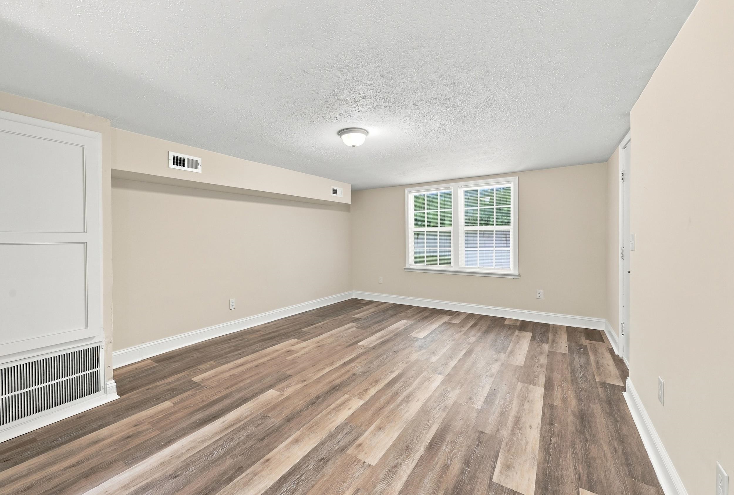 2402 Highway 15 Property Photo 5