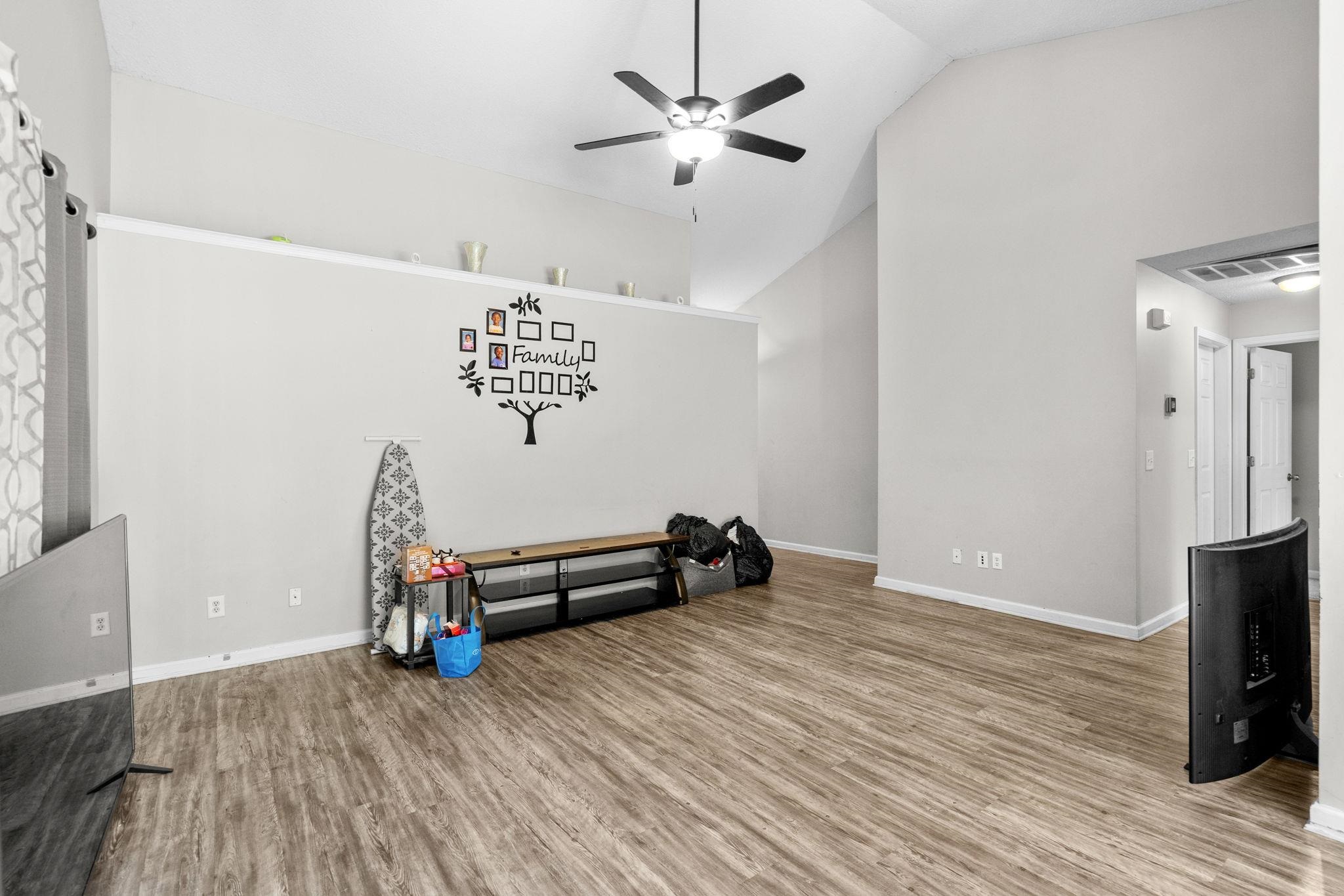 236 Clovis Circle Property Photo 12