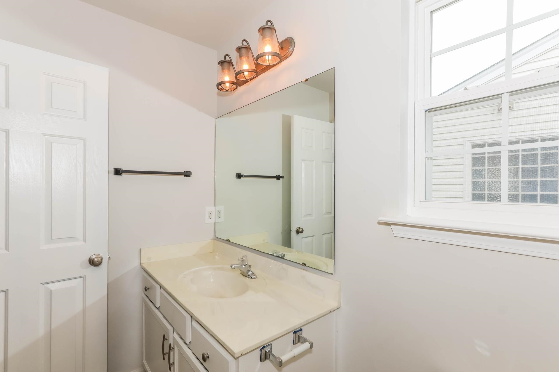 7044 Birnamwood Ct. Property Photo 12
