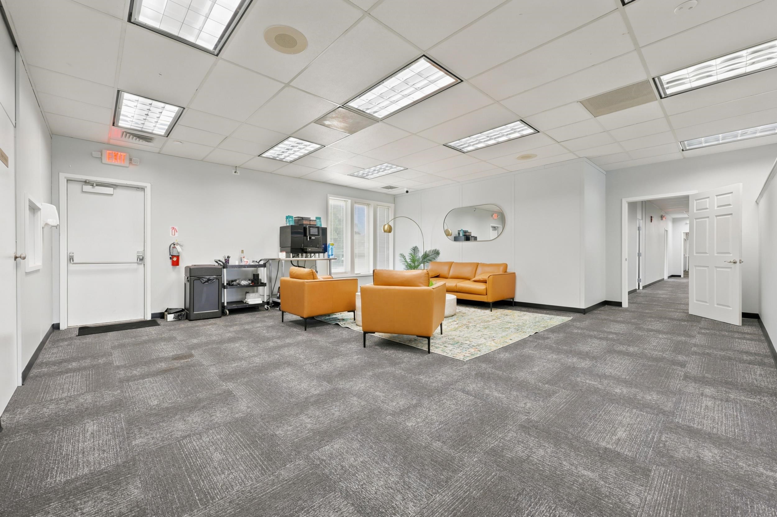 200 Rodeo Dr. Property Photo 8