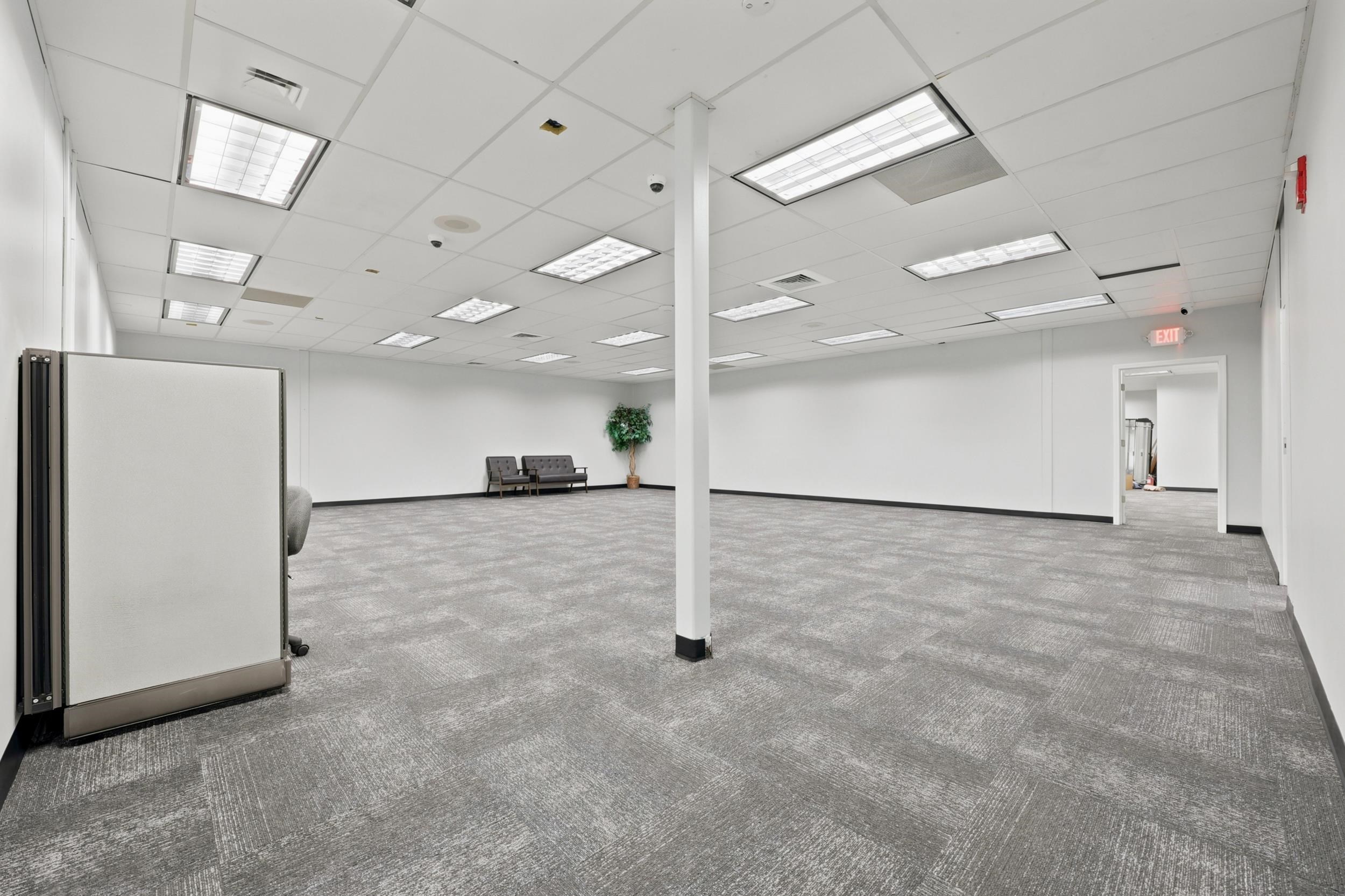 200 Rodeo Dr. Property Photo 17