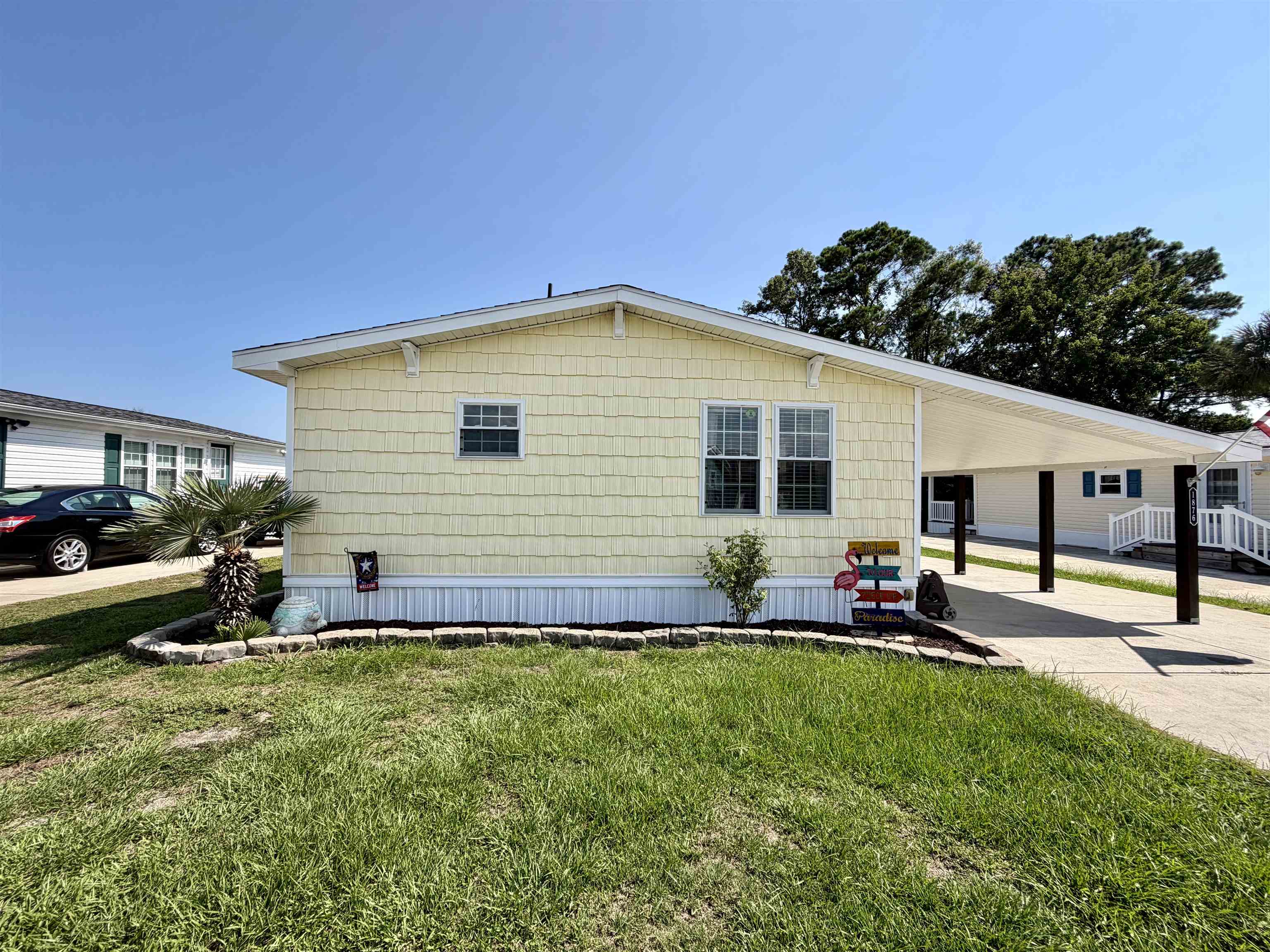 1876 Sunrise Dr. Property Photo 2