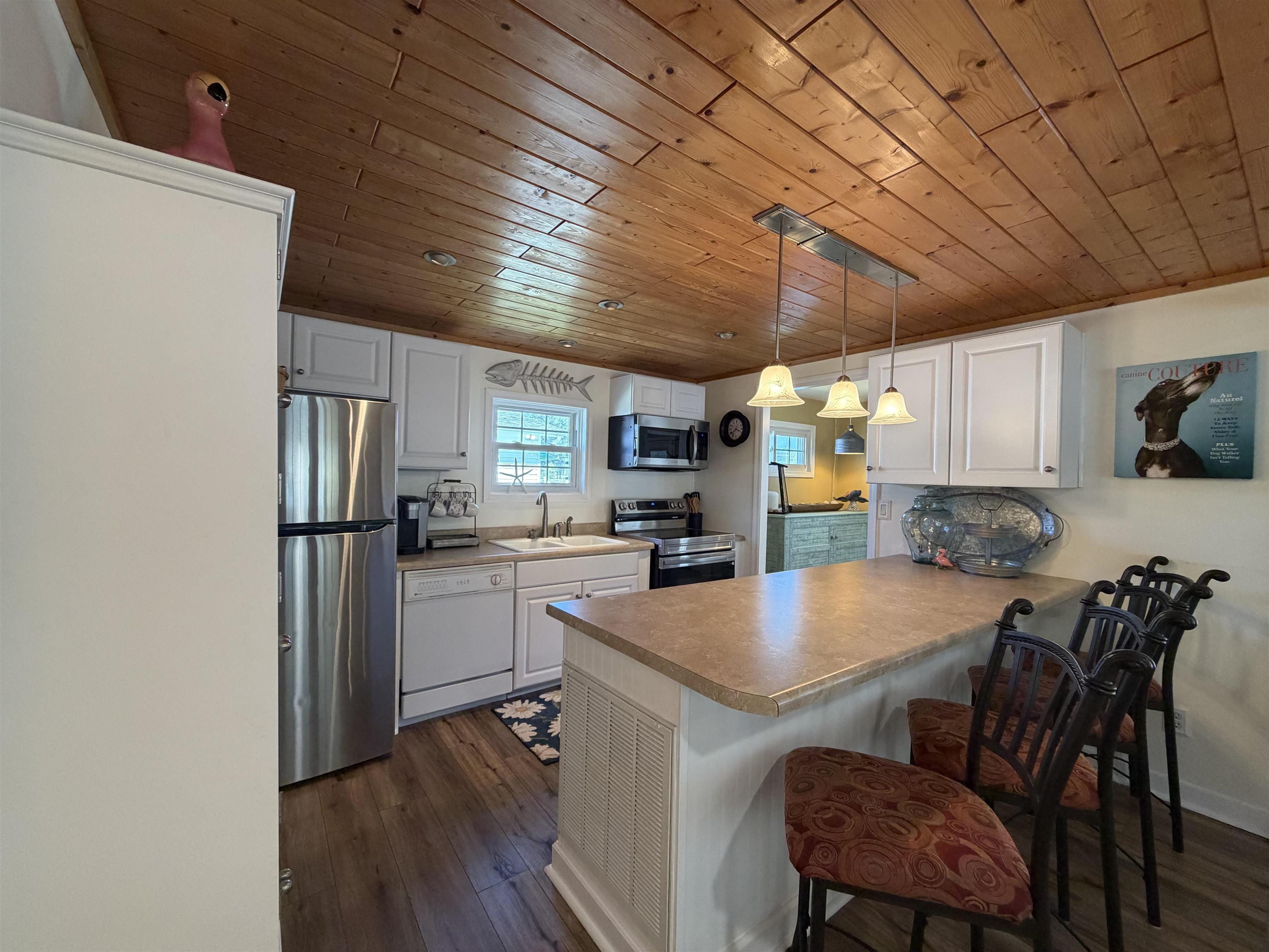 1876 Sunrise Dr. Property Photo 9