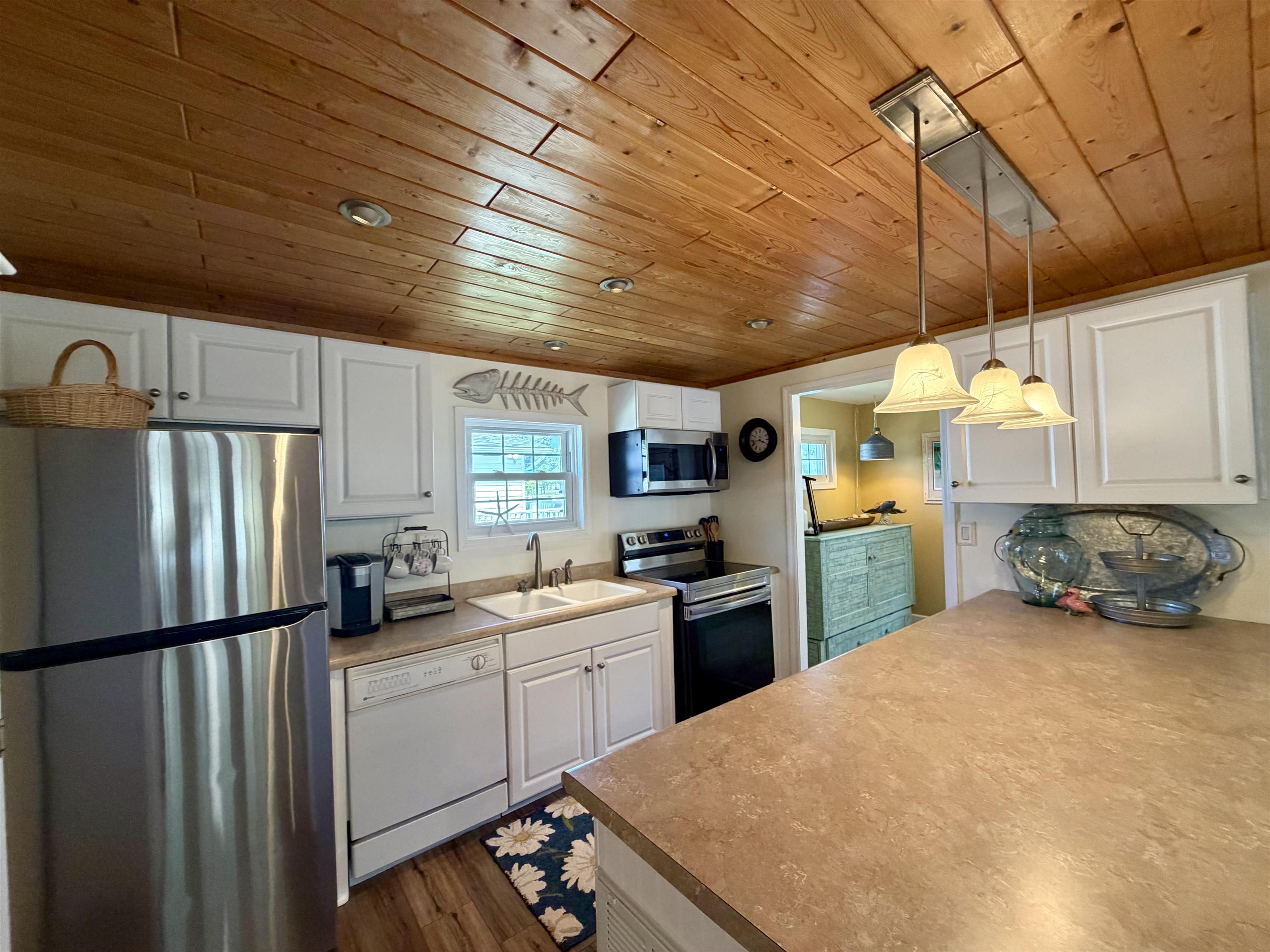 1876 Sunrise Dr. Property Photo 10