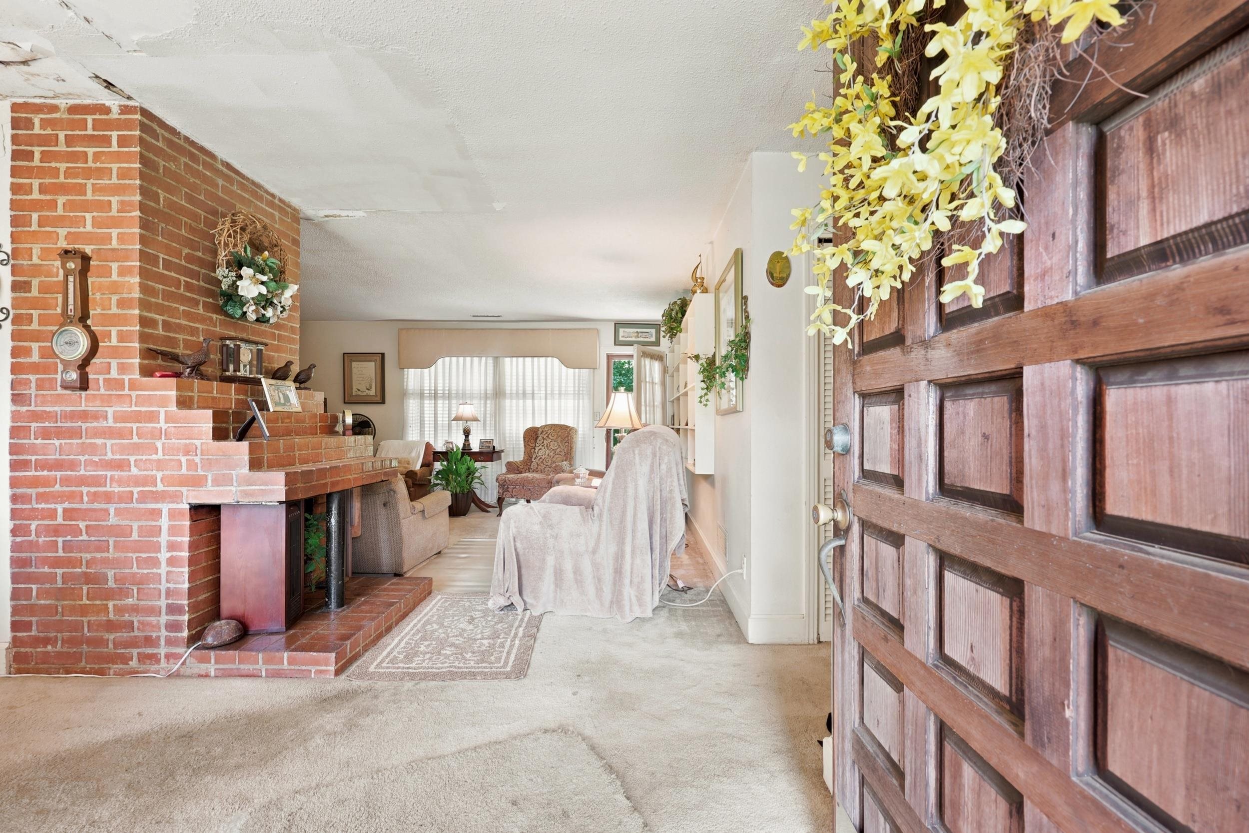 613 Elizabeth St. Property Photo 3