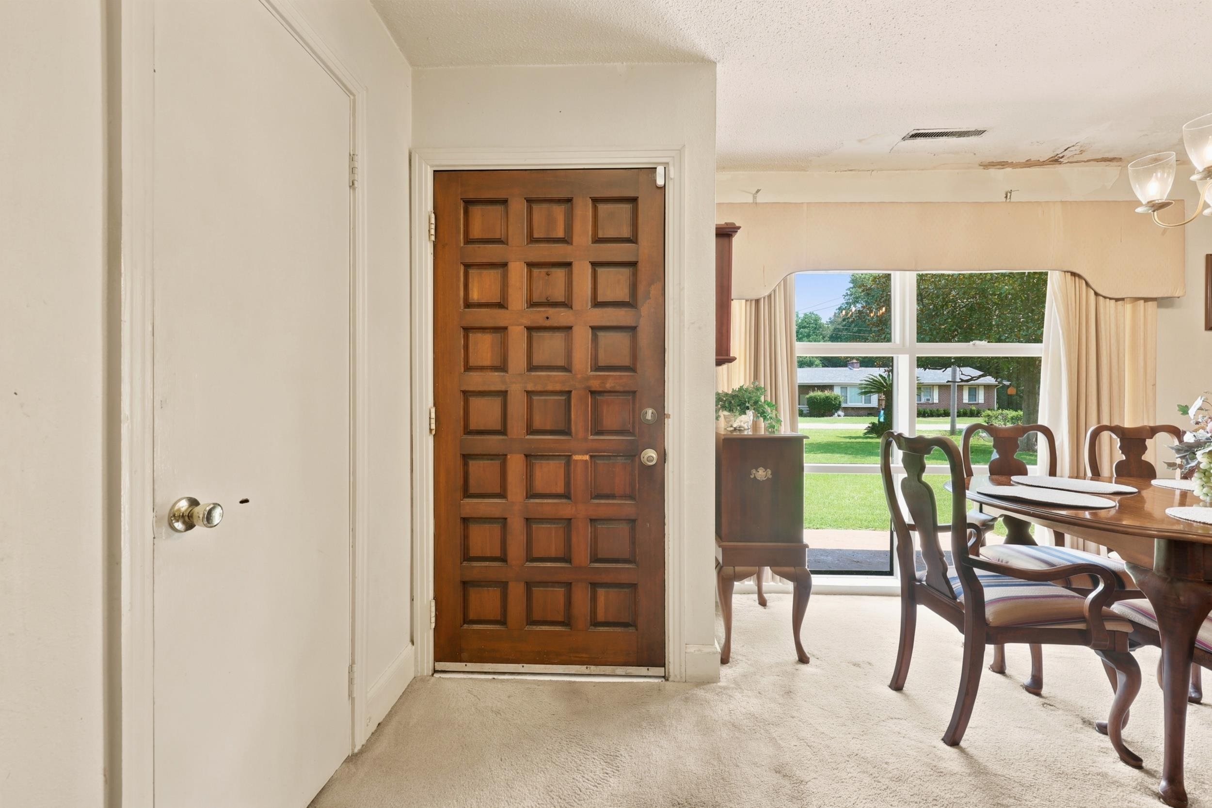 613 Elizabeth St. Property Photo 4